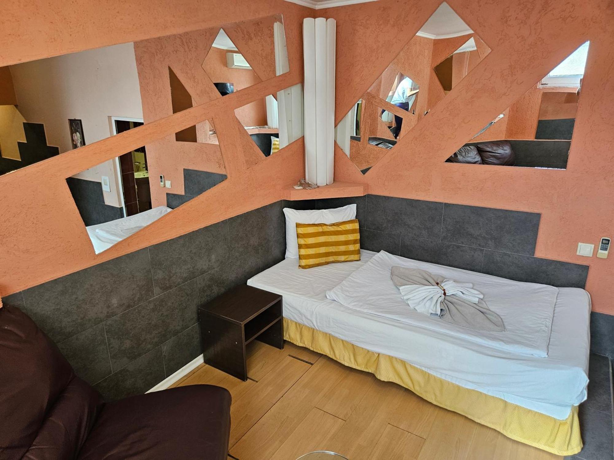 Paralax Hotel ヴァルナ エクステリア 写真